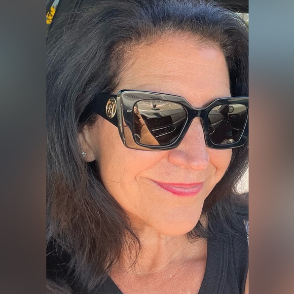 Meet your Posher, Caroline - Picture 3 of 3